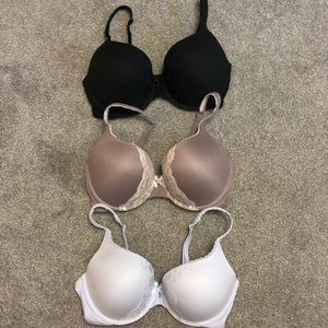 Victoria’s Secret bras 34DD